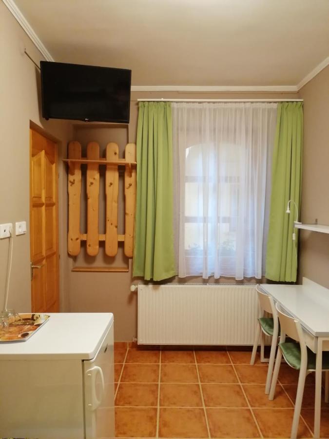 에스테르곰 Karpatia Panzio B&B 외부 사진