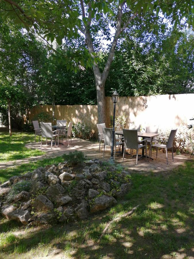 에스테르곰 Karpatia Panzio B&B 외부 사진