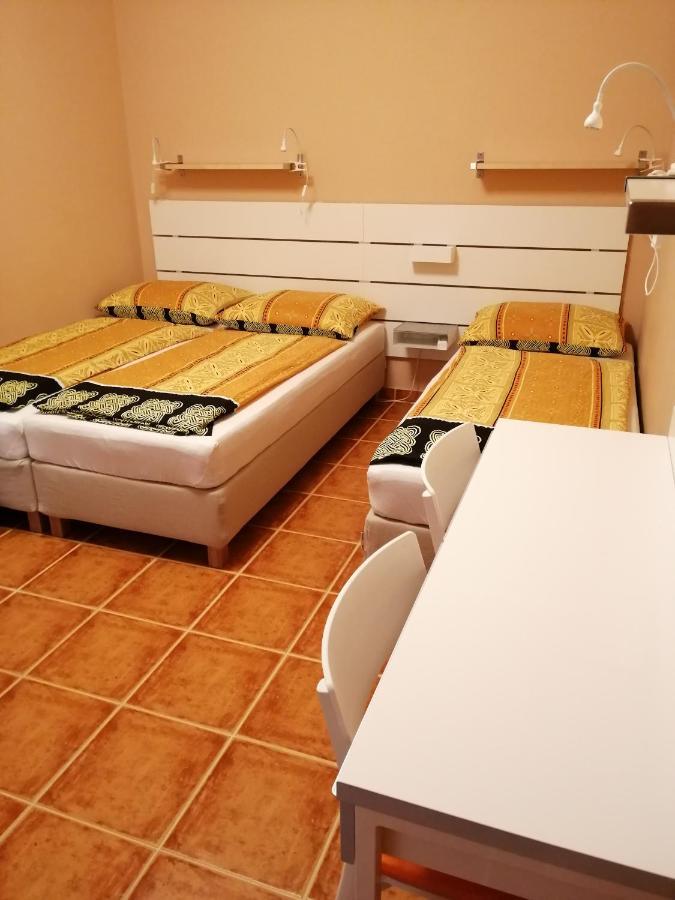 에스테르곰 Karpatia Panzio B&B 외부 사진