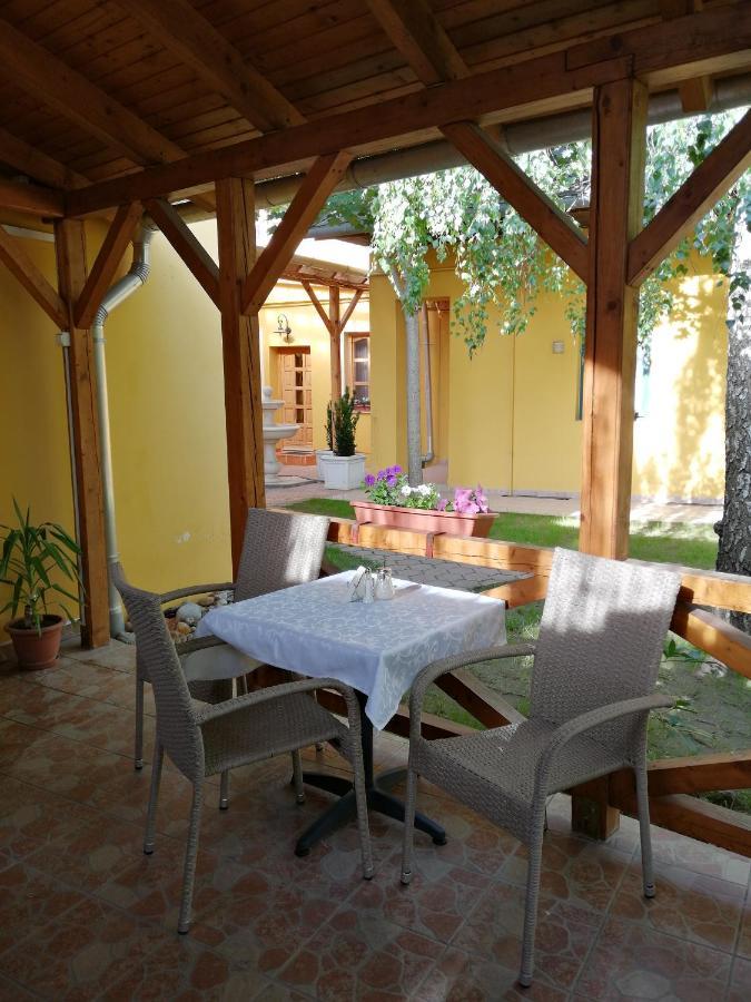 에스테르곰 Karpatia Panzio B&B 외부 사진