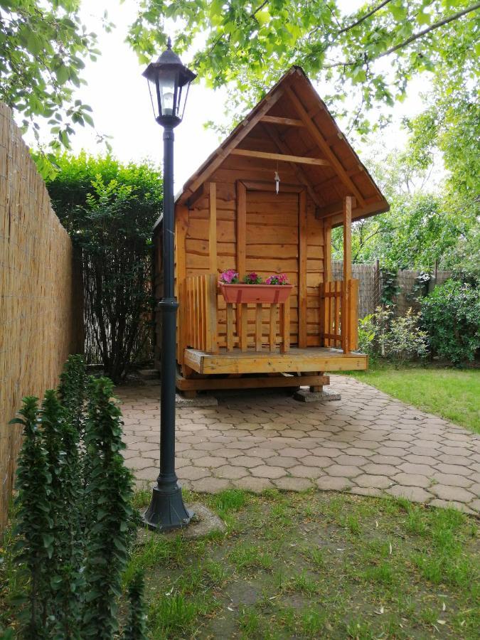 에스테르곰 Karpatia Panzio B&B 외부 사진