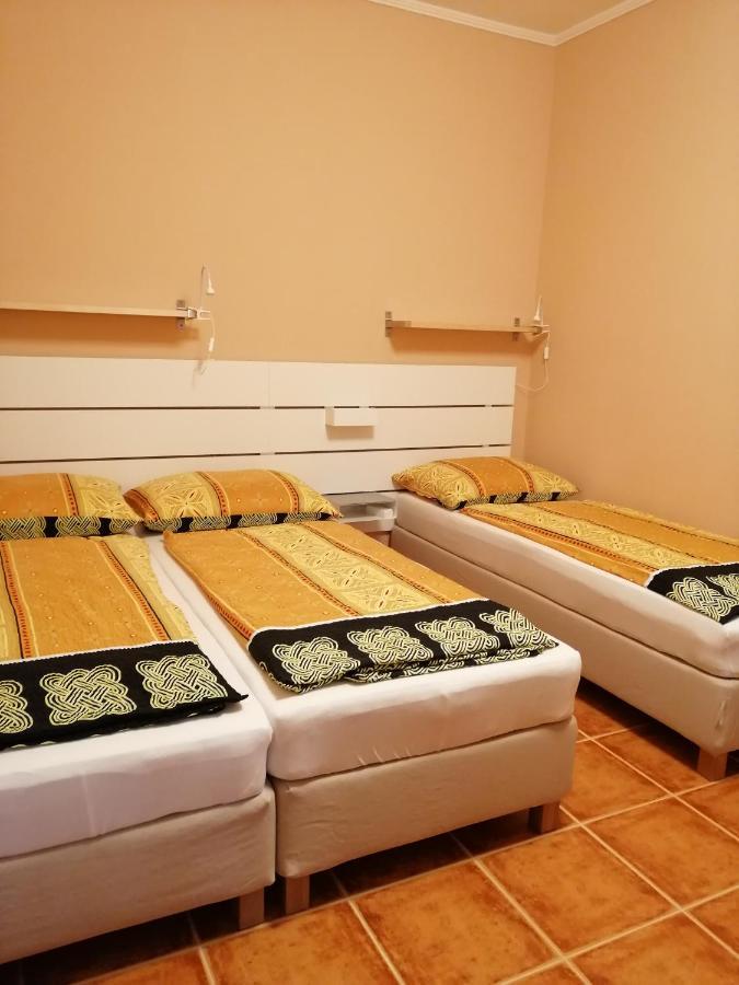 에스테르곰 Karpatia Panzio B&B 외부 사진