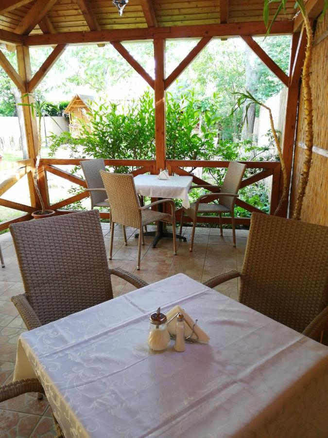에스테르곰 Karpatia Panzio B&B 외부 사진