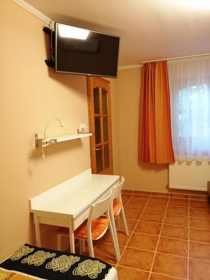에스테르곰 Karpatia Panzio B&B 외부 사진