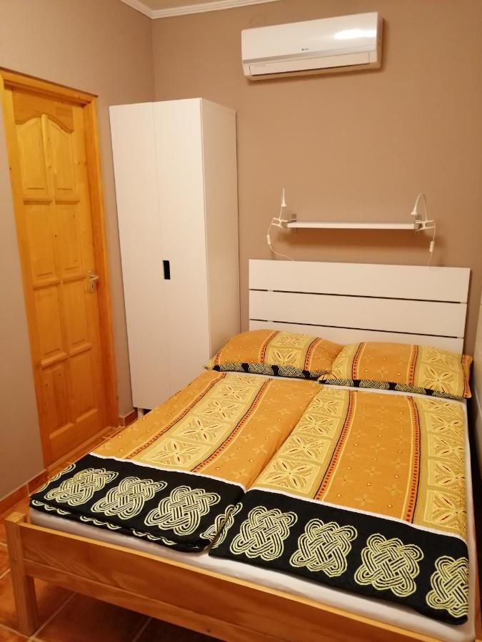 에스테르곰 Karpatia Panzio B&B 외부 사진