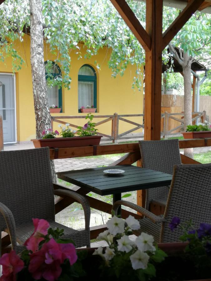 에스테르곰 Karpatia Panzio B&B 외부 사진