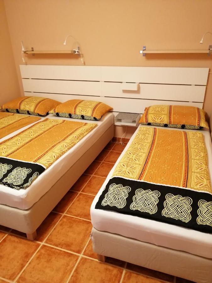 에스테르곰 Karpatia Panzio B&B 외부 사진